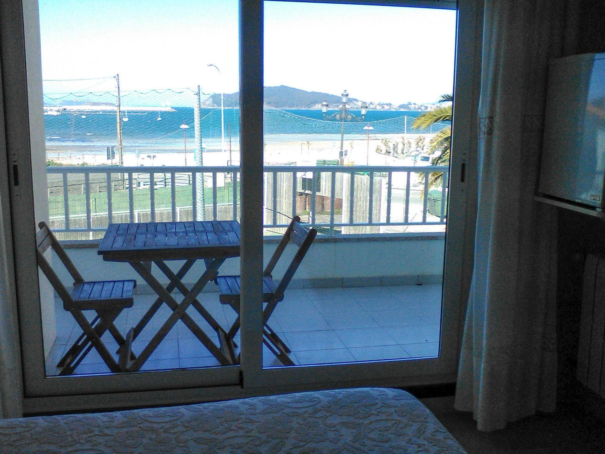 Hostal Santa Marta Playa Байона Екстер'єр фото
